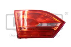 Valaisin Taka Vasen 5C6945093A 89451052302 VW Jetta DPA