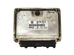Ohjausyksikkö 030906032AM 0261206750 VW Bosch 30281