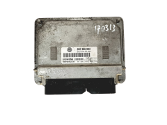 Ohjausyksikkö 03E906033 5WP40163 04 VW Siemens 29163