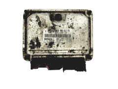 Ohjausyksikkö 038906012FB 0281010651 VW Bosch 17213