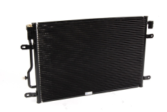 Ilmastointikondensaattori 8E0260403B 22600746801 Audi A4 A6 Vika