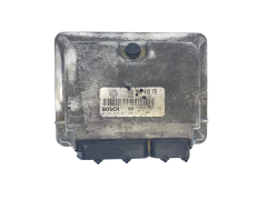 Ohjausyksikkö 038906018FB 0281010006 VW Bosch 63753