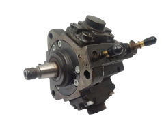 Ruiskutuspumppu Bosch 55267246 0928400825 1.6 2.0 D Fiat
