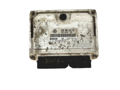 Ohjausyksikkö 038906012FN 0281010686 VW Seat Bosch 23821