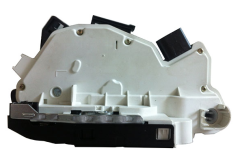 Oven lukitusmekanismi Etu Vasen 1S1837015C 88371408901 VW Skoda Vika