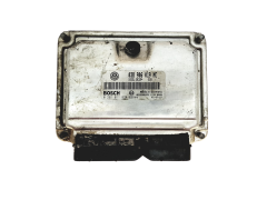 Ohjausyksikkö Seat 038906019NE 0281011824 Bosch 30007