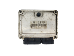 Ohjausyksikkö 045906019C 0281010697 VW Bosch 44732