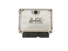 Ohjausyksikkö 038906019CD 0281010218 VW Bosch 39013