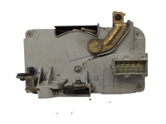 Oven lukitusmekanismi Oikea Etu 9136J1 Peugeot 306 Kiekert 10695