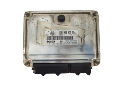 Ohjausyksikkö 030906032BD 0261206767 VW Bosch 3023