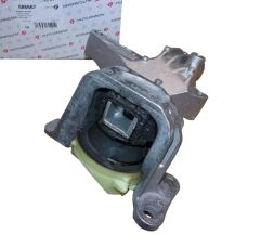 Moottorin Kiinnike Tee Renault 586667 112105188R Hutchinson