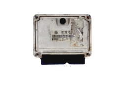 Ohjausyksikkö 038906019ET 0281010630 VW Bosch 45600