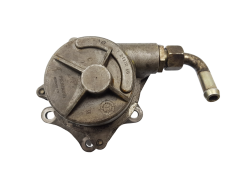 Alipainepumppu Renault 72117205 7700715360 Pierburg 1.9 D