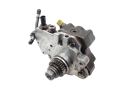 Ruiskutuspumppu Bosch A6400700701 0445010120 2.0 CDI Mercedes 1106