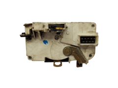 Oven lukitusmekanismi Vasen Etu 9135H3 Peugeot 306 Kiekert 10677