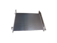Ilmastointikondensaattori Uusi Alkuperäinen 921005115R Renault
