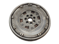 Vauhtipyörä 8200495249 123003948R 1.5 dci Renault LUK 1087