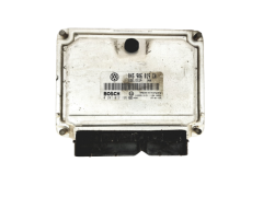 Ohjausyksikkö 045906019CA 0281012195 VW Bosch 18280