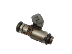 Polttoainesuutin 8200058379 IWP098 H82064228 2.0T 2.0 16v Renault