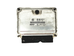 Ohjausyksikkö Seat Skoda 038906019KT 0281011219 Bosch 23846