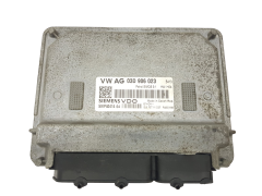 Ohjausyksikkö 03D906023 5WP40414 04 VW Siemens 28264
