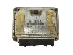Ohjausyksikkö 0261206823 030906032AS VW Bosch 13733