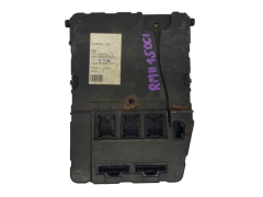Ohjausyksikkö Renault UCH X84 N2 8200306434 S118400220C Siemens