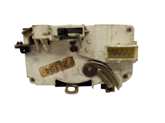 Oven lukitusmekanismi Vasen Etu 9135H3 Peugeot 306 Kiekert 10671