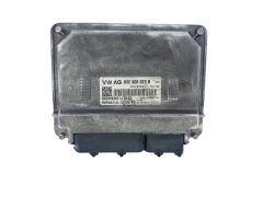 Ohjausyksikkö 03E906023B 5WP40412 04 VW SKODA Siemens 50756