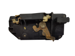 Oven lukitusmekanismi Vasen Taka 913737 Peugeot 306 Kiekert 10704