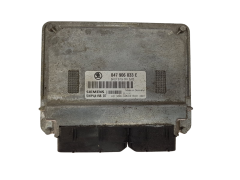 Ohjausyksikkö 047906033E 5WP44198 07 3PA SJ32 Skoda Siemens 13992