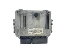 Moottorin Ohjausyksikkö 55205622EP 0281014024 Opel Bosch 61996