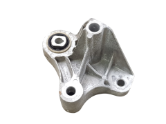 Kiinnike, Kannatin Ford Focus CV61-6P093-ZE FoMoCo