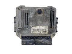 Ohjausyksikkö Opel 0281011943 55556829 8973785712 Bosch GM Isuzu 51347