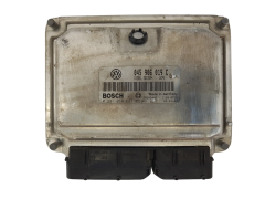 Ohjausyksikkö 045906019C 0281010697 VW Bosch 2997