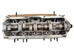 Sylinterikansi VWAG 06A103373N 2.0 8V AZM