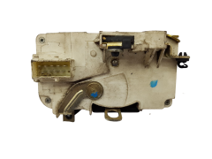 Oven lukitusmekanismi Oikea Etu 9136J1 Peugeot 306 Kiekert 10684