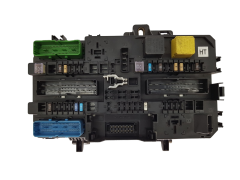 Sulaketaulu 13222173 5DK008669-33 Opel GM Hella 19836