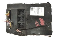 Ohjausyksikkö Renault UCH X84 N2 8200309690 S118400220D Siemens 21292