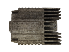 Ohjausyksikkö Mercedes A0275458032 E5001004 22329