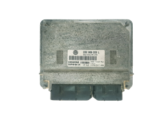 Ohjausyksikkö 03E906033L 5WP40194 07 VW Siemens 32458