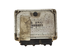 Ohjausyksikkö 030906032M 0261204996 VW Bosch