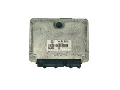 Ohjausyksikkö 06A906018H 0261204373 VW Bosch