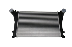 Välijäähdytin 5Q0145803K 11451451901 VW Audi Seat Skoda