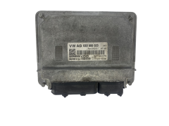 Ohjausyksikkö 03D906023 5WP40414 04 VW Siemens 49462