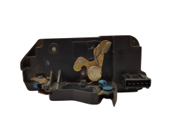 Oven lukitusmekanismi Oikea Taka 913859 Citroen Xantia 2 Kiekert 11100