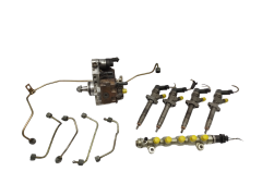 Polttoainepumppu ja suuttimet 0445010033 0445110084 2.2 DCI Renault