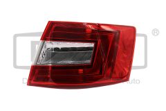 Valaisin Oikea 5E5945112 99451618102 Skoda Octavia 3 DPA