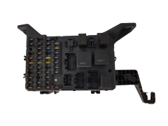 Sulaketaulu Ford 1S7T-14A073-AE 18811
