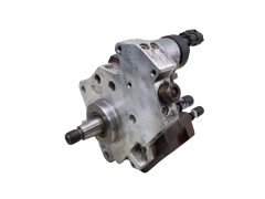 Ruiskutuspumppu 0445010075 8200108225 Bosch Renault 1152